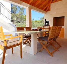6 Bedroom Beachfront Villa with Heated Pool near Vela Luka on Korcula Island, Sleep 12